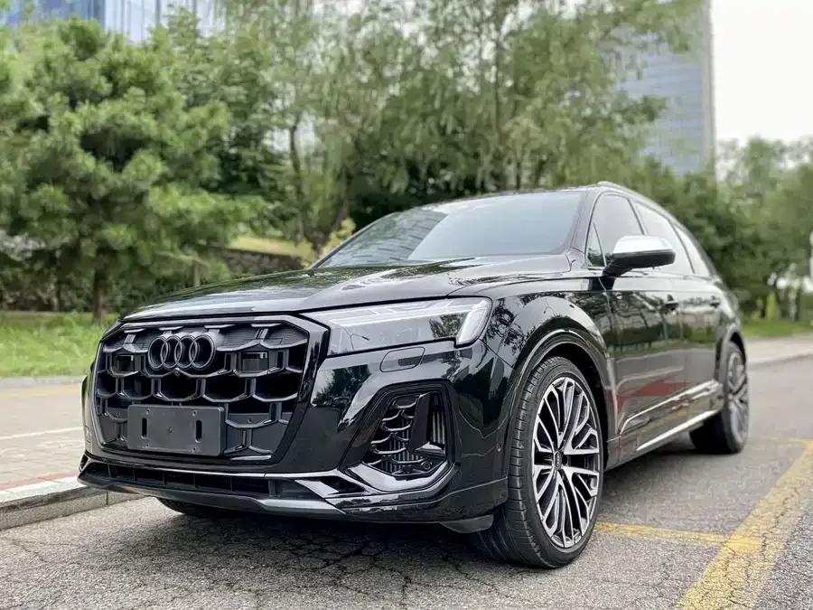 Audi SQ7 2025