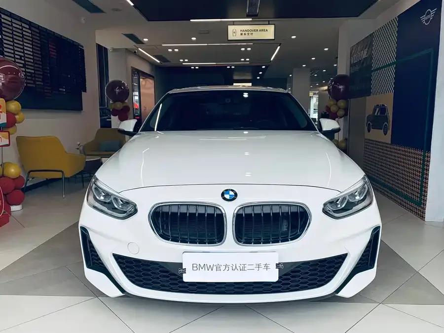 BMW 1 series BMW 1 Series 2022 120i M Sport Edition 2022 — миниатюра 3