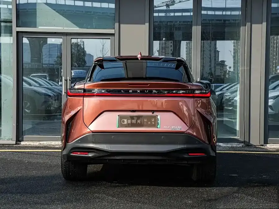 Lexus RZ 2023 450e 4WD Enjoy Edition 2023 — миниатюра 3