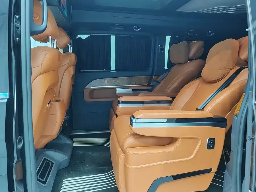 Mercedes-Benz Class V Mercedes-Benz V-Class 2021 V 260 L Long Wheelbase Luxury Edition 2024 — миниатюра 2