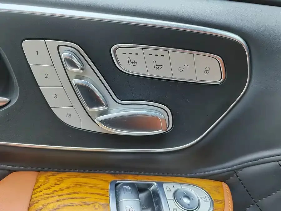 Mercedes-Benz Class V Mercedes-Benz V-Class 2021 V 260 L Long Wheelbase Luxury Edition 2024 — миниатюра 4