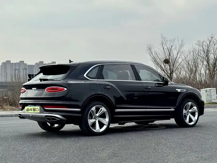 Bentley Bentayga Bentayga 2023 4.0T V8 Long Wheelbase Yadu Edition 2023 — миниатюра 3