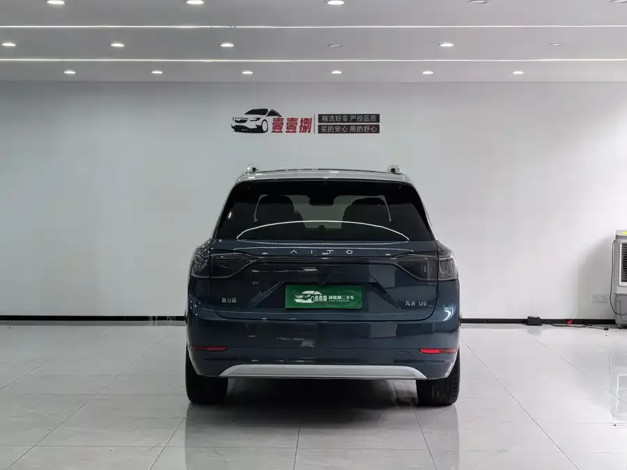AITO M9 M9 2024 Extended Range Ultra Edition 42kWh 6-seater Edition 2024 — миниатюра 3