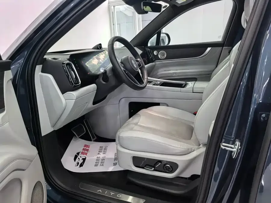 AITO M9 M9 2024 Extended Range Ultra Edition 42kWh 6-seater Edition 2024 — миниатюра 4