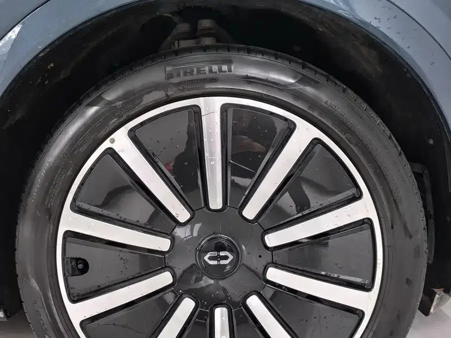 AITO M9 M9 2024 Extended Range Ultra Edition 42kWh 6-seater Edition 2024 — миниатюра 5