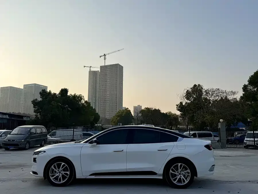 Ford Mondeo 2022 Mondeo EcoBoost 245 Fashion Edition 2022 — миниатюра 5