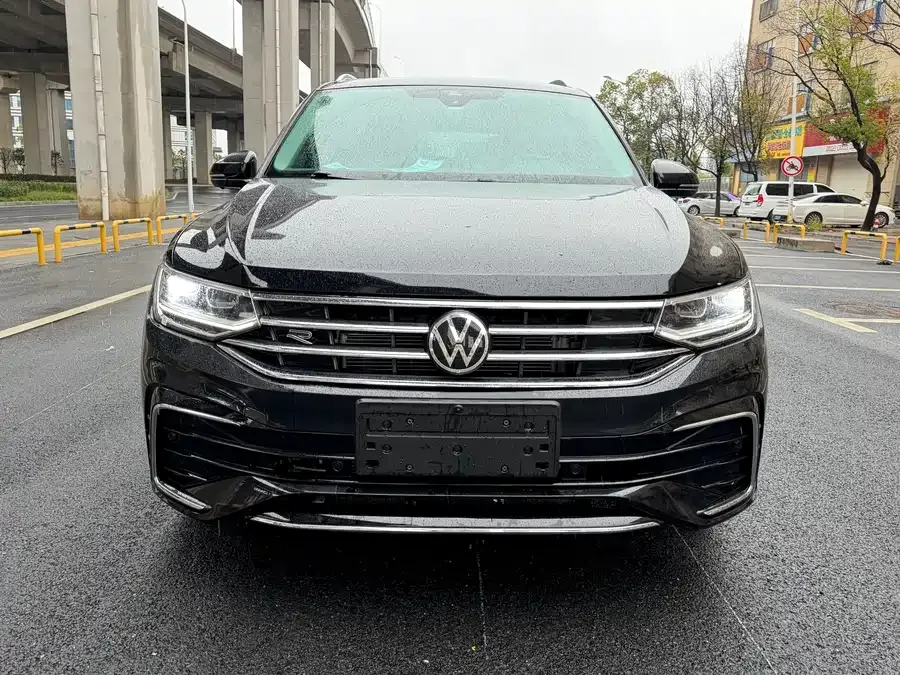 Volkswagen Tiguan L Tiguan L 2023 330TSI Automatic 2WD R-Line Enjoy Edition 2023 — миниатюра 3