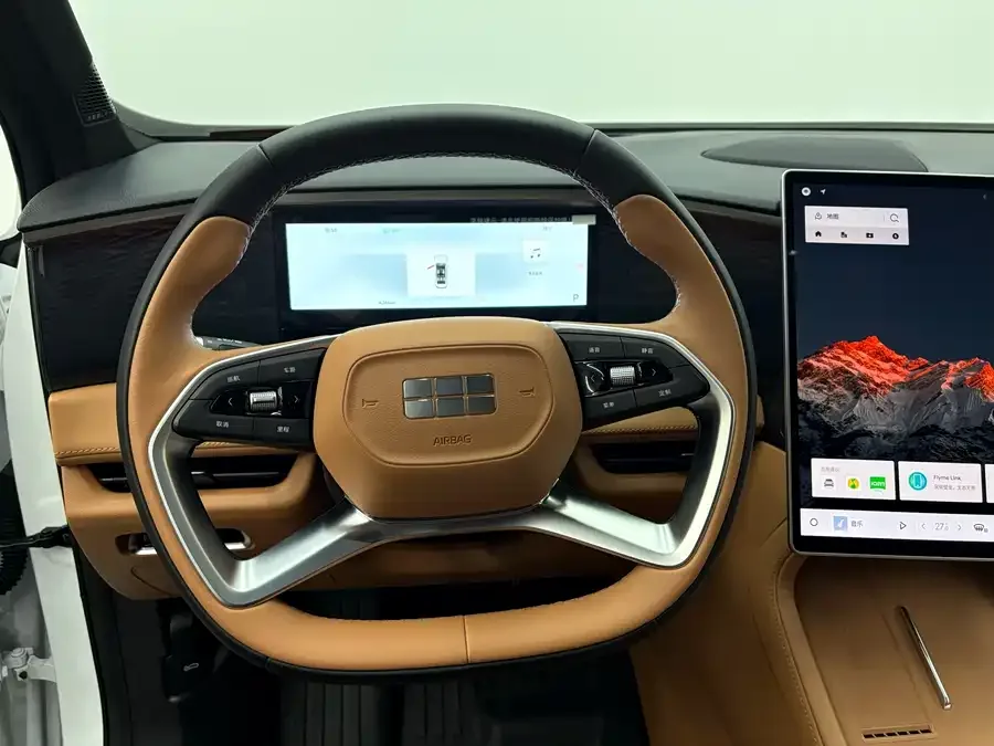 Geely Galaxy L7 Galaxy L7 2025 EM-i 115km Exploration+ Edition 2025 — миниатюра 3