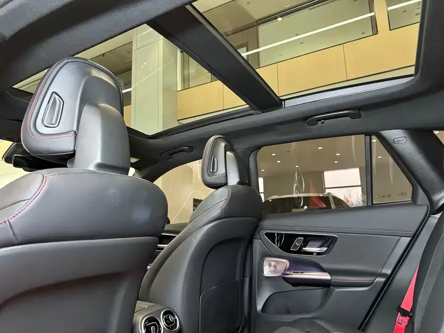 Mercedes-Benz GLC AMG Mercedes-Benz GLC AMG 2025 AMG GLC 43 4MATIC 2025 — миниатюра 3