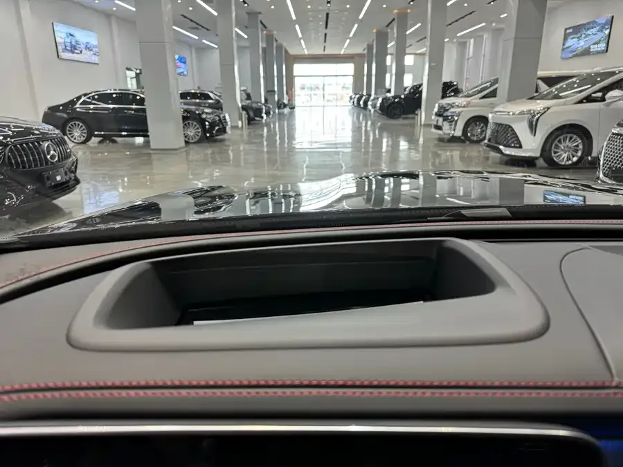 Mercedes-Benz GLC AMG Mercedes-Benz GLC AMG 2025 AMG GLC 43 4MATIC 2025 — миниатюра 4