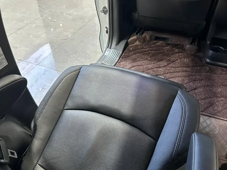 Toyota Sienna SIENNA 2024 2.5L Hybrid 4WD Premium Edition 2024 — миниатюра 4