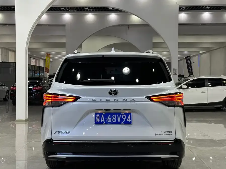 Toyota Sienna SIENNA 2024 2.5L Hybrid 4WD Premium Edition 2024 — миниатюра 5