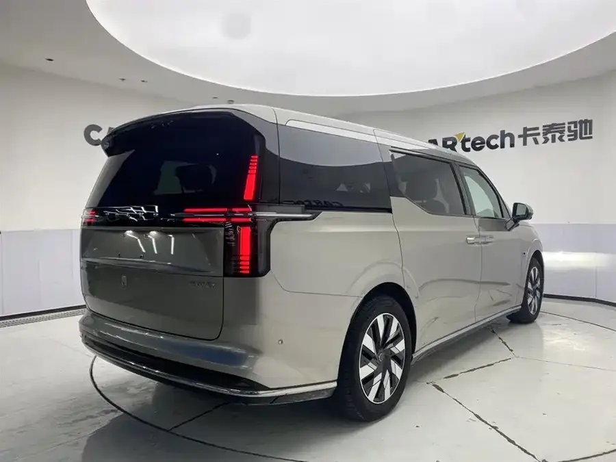 Volvo EM90 2025 Ultra six-seater 2024 — миниатюра 2