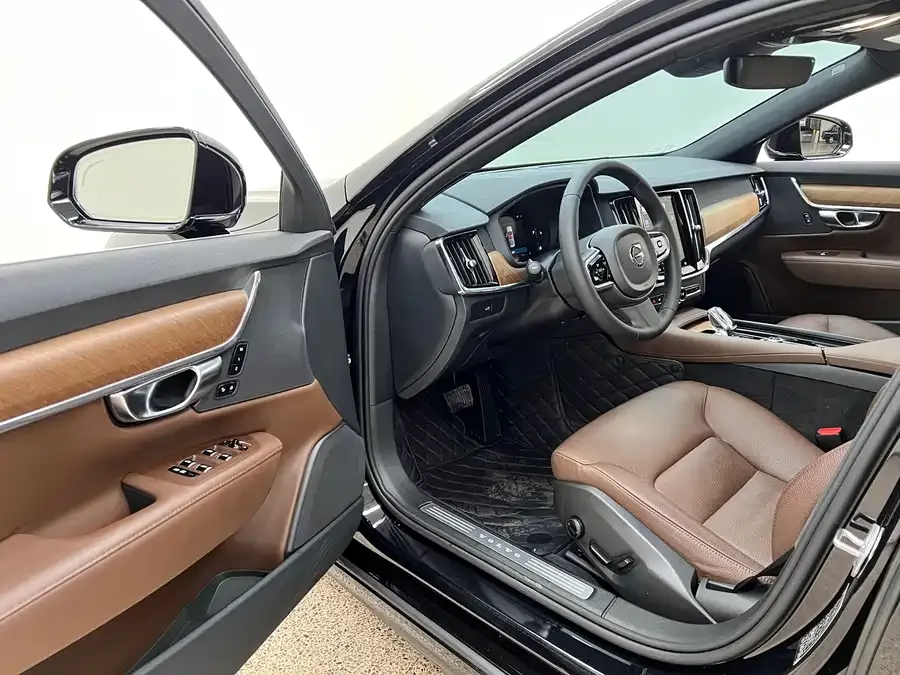 Volvo S90 2024 B5 Luxury Edition 2024 — миниатюра 4