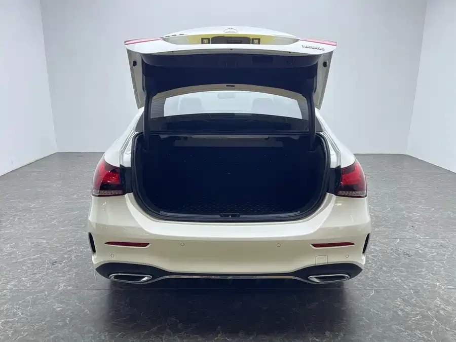 Mercedes-Benz Class A Mercedes-Benz A-Class 2022 Model A 200 L Sports Sedan Dynamic Edition 2022 — миниатюра 2