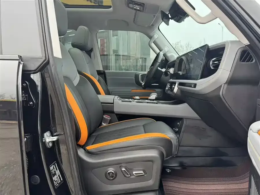 BAIC BJ40 Beijing Off-road BJ40 2024 2.0T New City Hunter Edition Knight Type 2024 — миниатюра 3