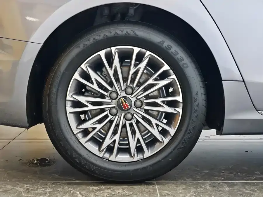 Hongqi H5 Hongqi H5 2023 2.0T Automatic Intelligent Connected Flag Edition 2023 — миниатюра 3