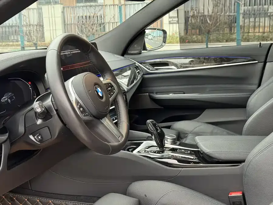 BMW 6 Series GT 2024 630i M Sport Package 2024 — миниатюра 4