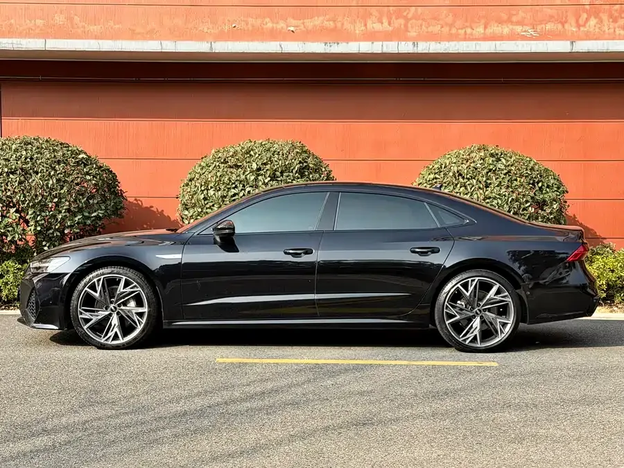 Audi A7L 2024 45 TFSI quattro S-line Black Warrior Edition 2024 — миниатюра 4