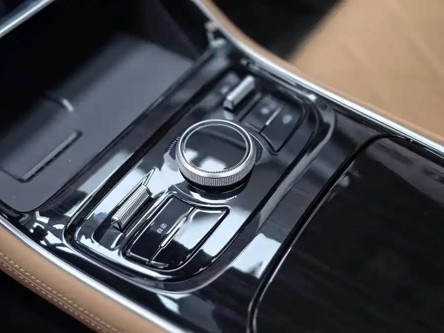 Geely Galaxy A7 Galaxy A7 2025 EM-i 150km Explorer+ Edition 2025 — миниатюра 3