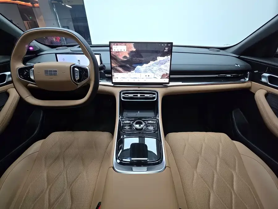 Geely Galaxy A7 Galaxy A7 2025 EM-i 150km Explorer+ Edition 2025 — миниатюра 4