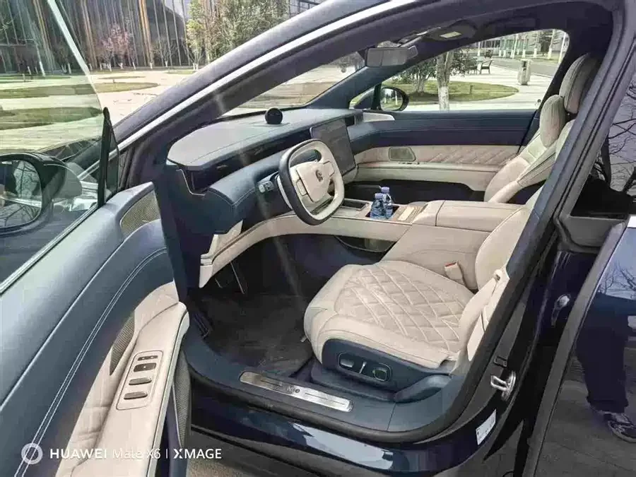 NIO ET9 NIO ET9 2025 102kWh Signature Edition 2025 — миниатюра 2