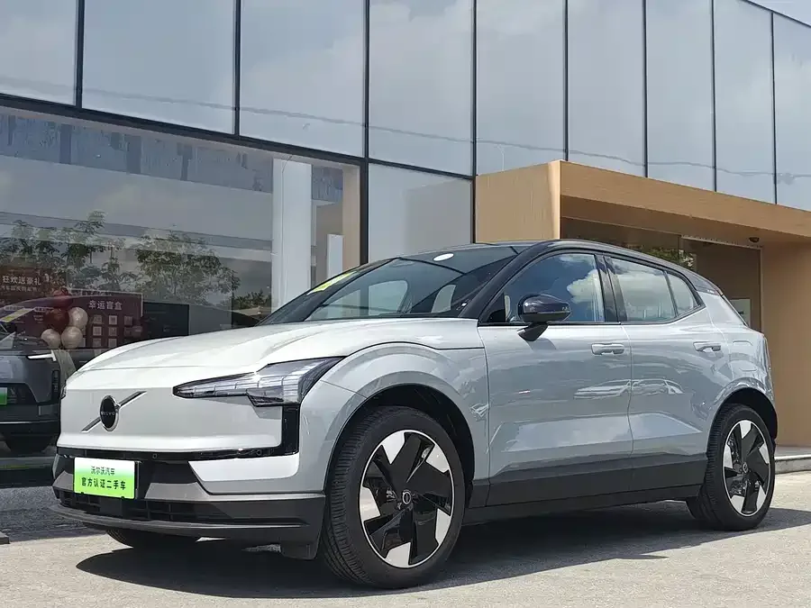 Volvo EX30 2025