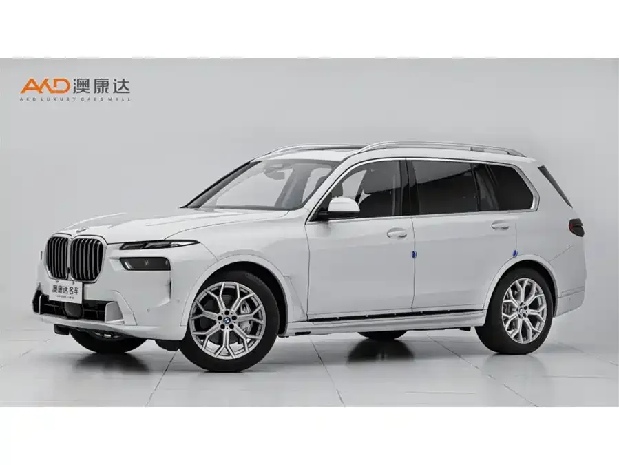BMW X7 2023 xDrive40i Leading Luxury Package 2024 — фото 1, купить с доставкой в Москву