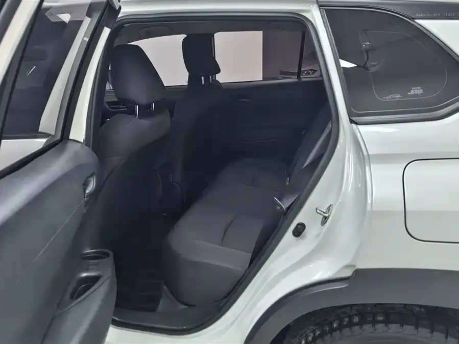 Toyota Corolla Corolla Sharp 2024 2.0L Intelligent Electric Hybrid Dual Engine Pioneer Edition 2025 — миниатюра 5