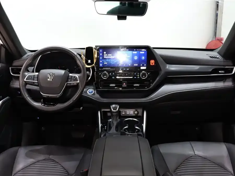 Toyota Crown Land Crown Land 2022 2.5L HEV 4WD Premium Edition 2023 — миниатюра 4