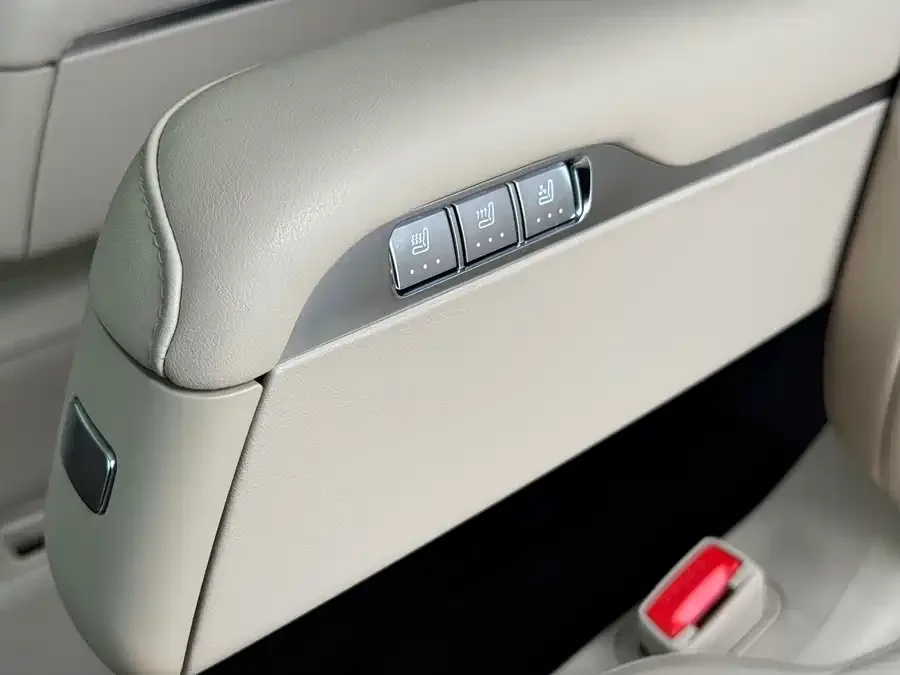 AITO M9 Wenjie M9 2024 Extended Range Max Edition 42kWh 6-seater Edition 2024 — миниатюра 4