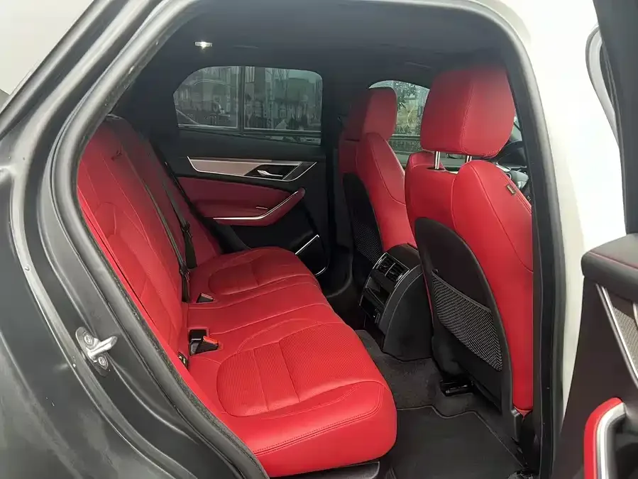 Jaguar F-Pace 2024 P250 R-Dynamic SE 2024 — миниатюра 2