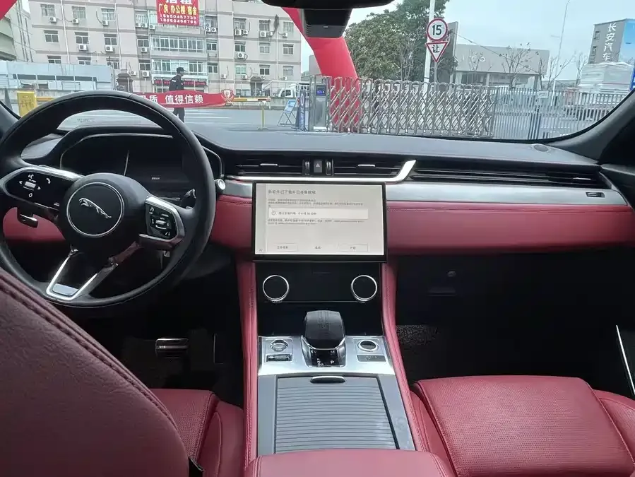 Jaguar F-Pace 2024 P250 R-Dynamic SE 2024 — миниатюра 5