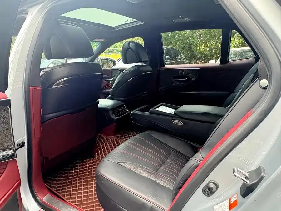 Lexus LS 2021 500h Executive Edition 2022 — миниатюра 2