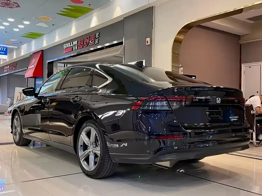 Honda Accord New Energy Accord New Energy 2023 2.0L e:PHEV Luxury Edition 2024 — миниатюра 4