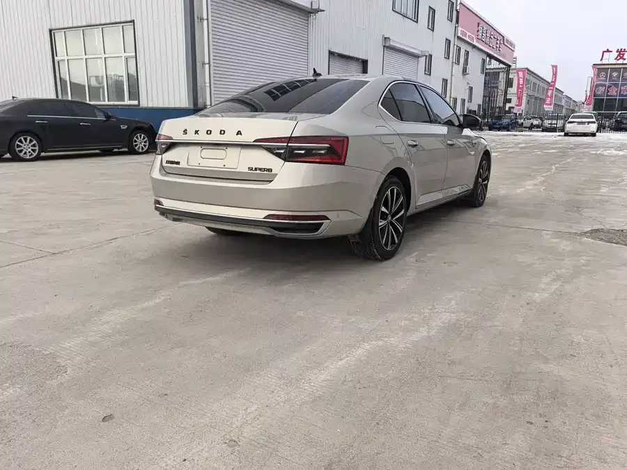 Skoda SuperB Superb 2023 facelifted TSI280 DSG exclusive version 2023 — миниатюра 4