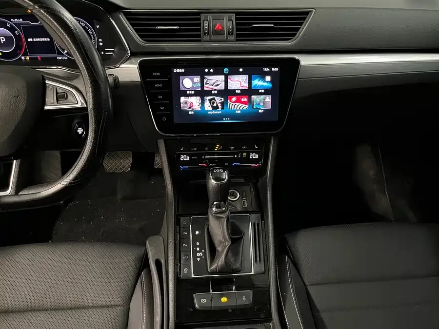 Skoda SuperB Superpa 2024 TSI280 DSG Exclusive Edition 2024 — миниатюра 5