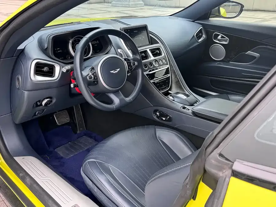 Aston Martin DB11 2019 4.0T V8 Coupe 2023 — миниатюра 2