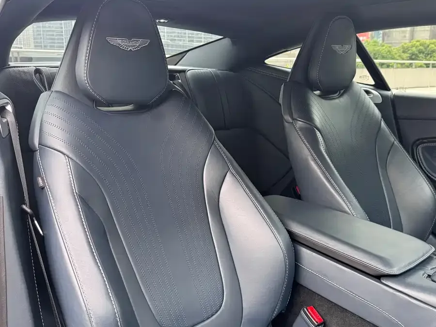 Aston Martin DB11 2019 4.0T V8 Coupe 2023 — миниатюра 3