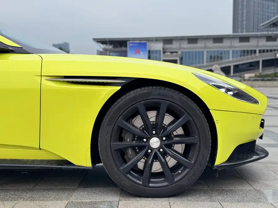 Aston Martin DB11 2019 4.0T V8 Coupe 2023 — миниатюра 4