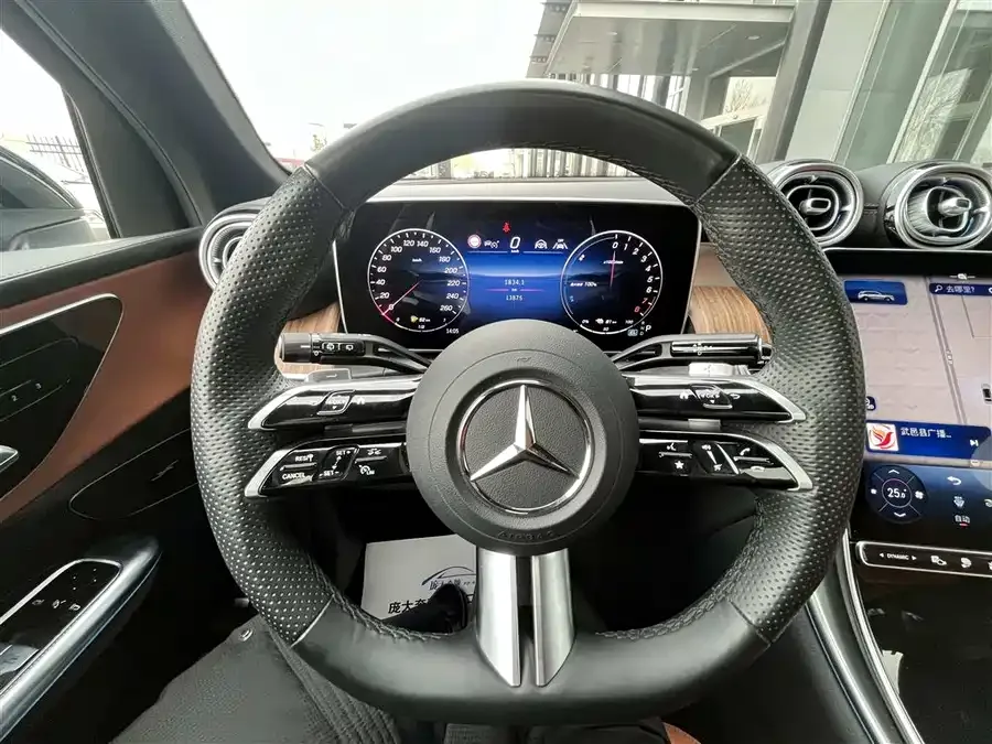 Mercedes-Benz GLC New Energy Mercedes-Benz GLC New Energy 2025 350 e L 4MATIC Collector's Edition 2025 — миниатюра 4