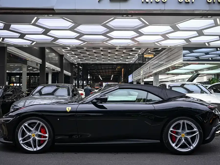 Ferrari Roma Roma 2023 Spider 2025 — миниатюра 2