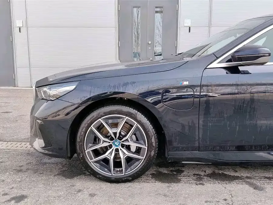 BMW i5 2024 eDrive 35L M Sport Package 2025 — миниатюра 2