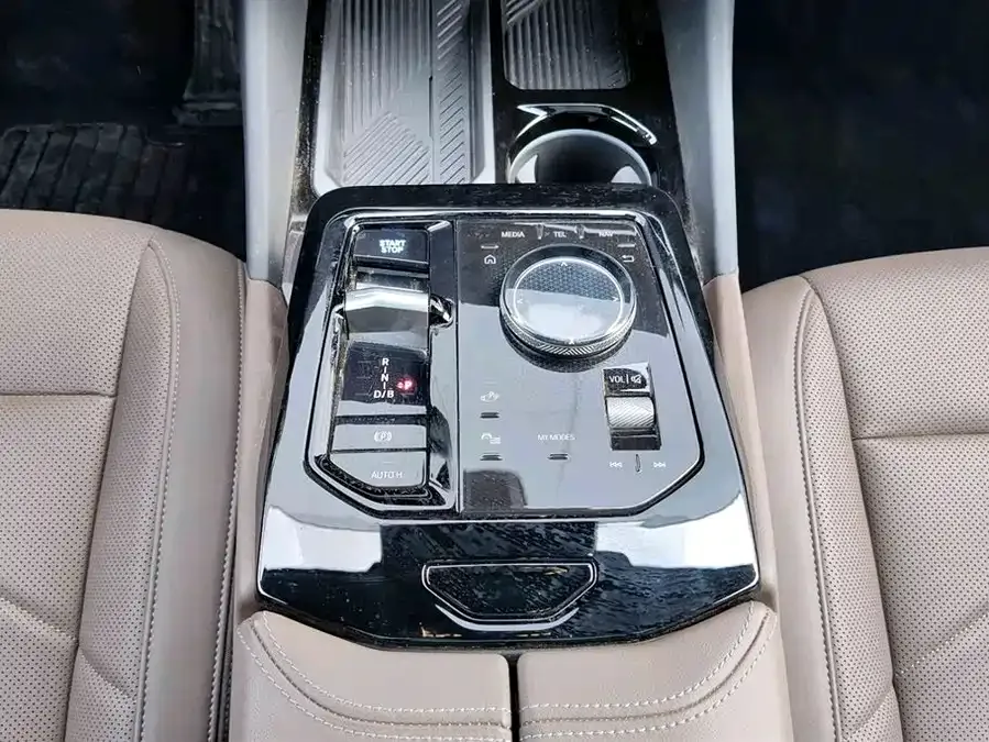 BMW i5 2024 eDrive 35L M Sport Package 2025 — миниатюра 3