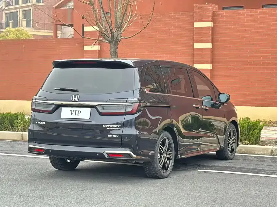 Honda Odyssey 2024 Odyssey 2.0L e:HEV Elite Edition 2024 — миниатюра 5