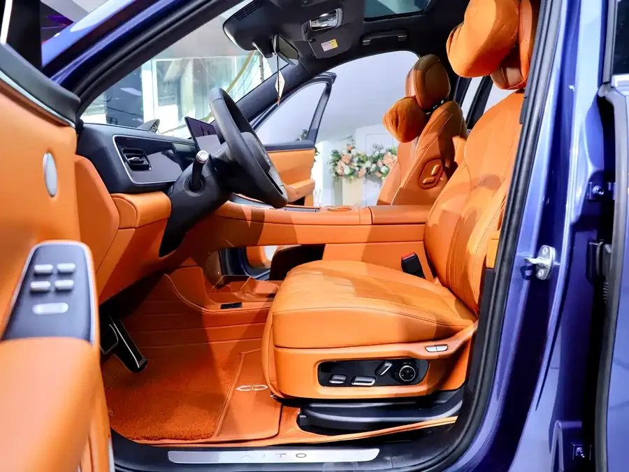 AITO M7 M7 2026 Extended Range Ultra 4WD 5-seater 2025 — миниатюра 4