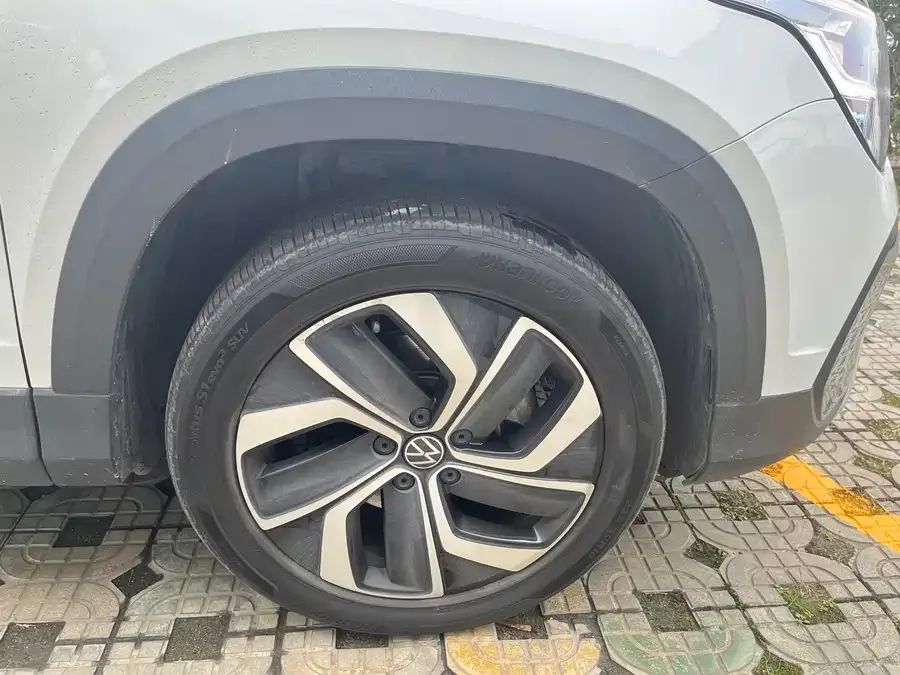 Volkswagen Tiguan (Tharu) Tuyue 2024 300TSI 2WD Full Moon Edition 2025 — миниатюра 3