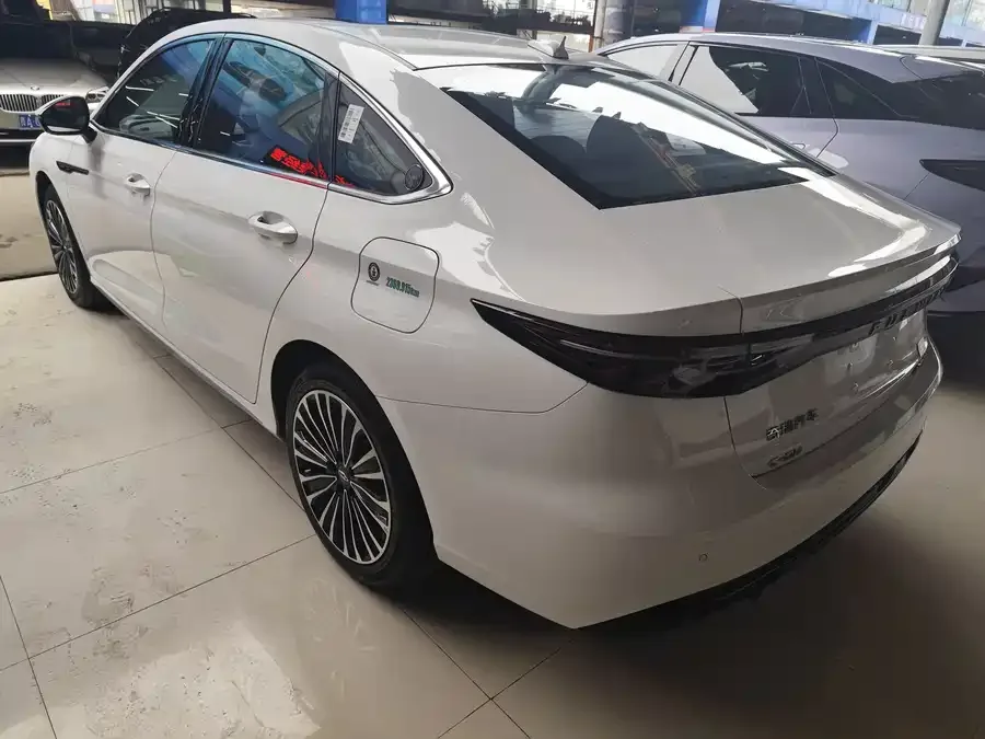 Chery Fengyun A8L Fengyun A8L 2025 1.5TGDI 145km Luxury Edition 2026 — миниатюра 4