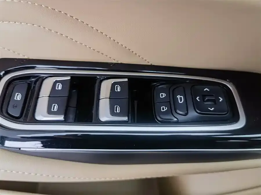 Wuling Capgemini Wuling Kaijie 2023 2.0L DHT Luxury Edition 2023 — миниатюра 3