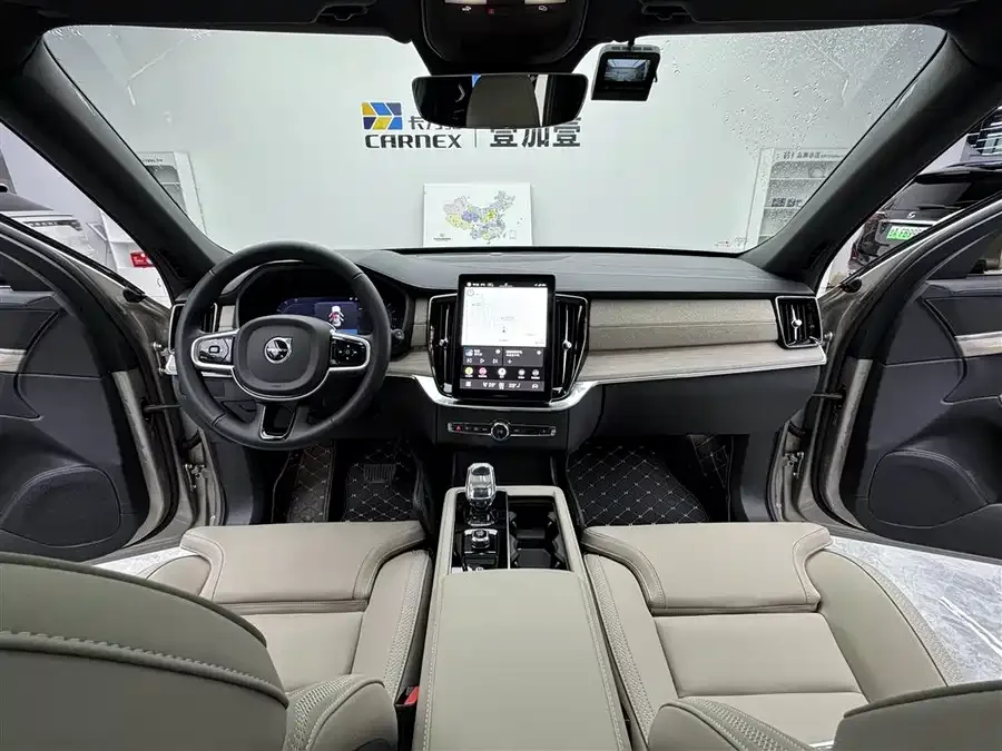 Volvo XC90 2025 Model B6 Zhiyuan Luxury Edition 6 Seaters 2026 — миниатюра 3